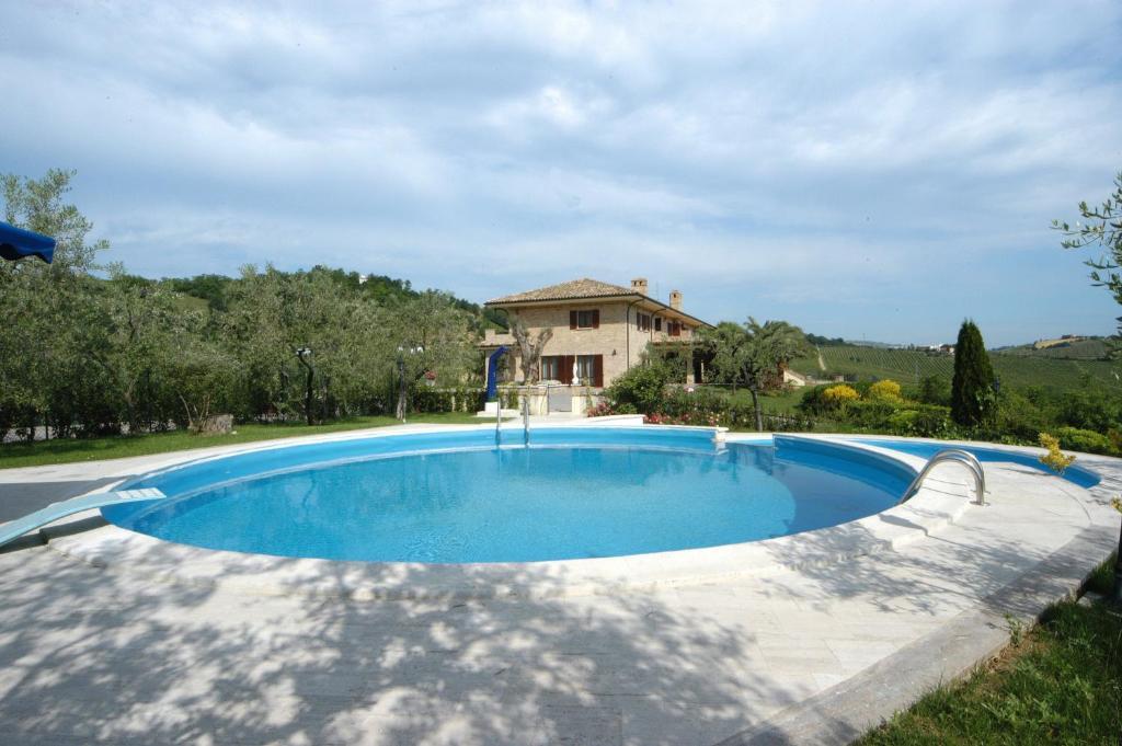 Agriturismo Il Crinale Castorano  Buitenkant foto